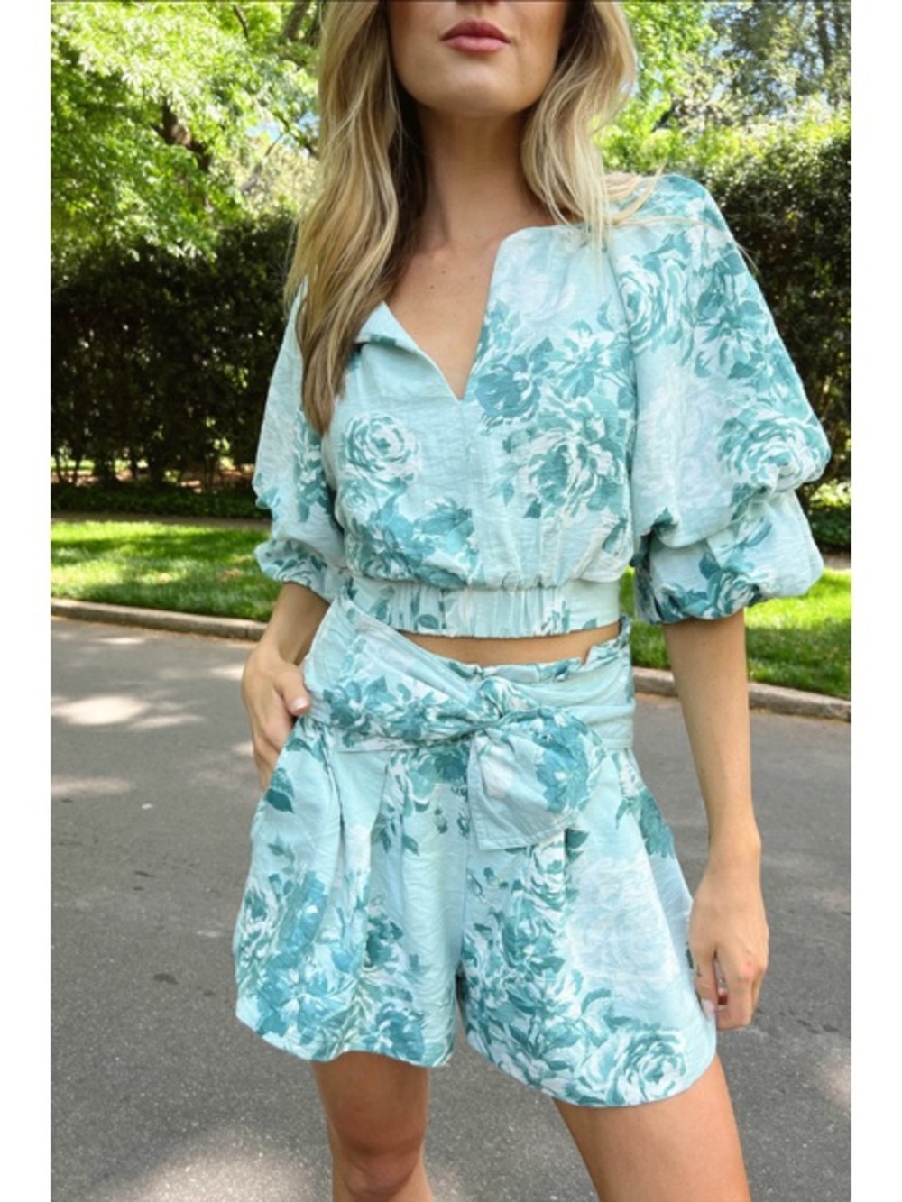 NEW Vestique Light Blue Floral Shorts